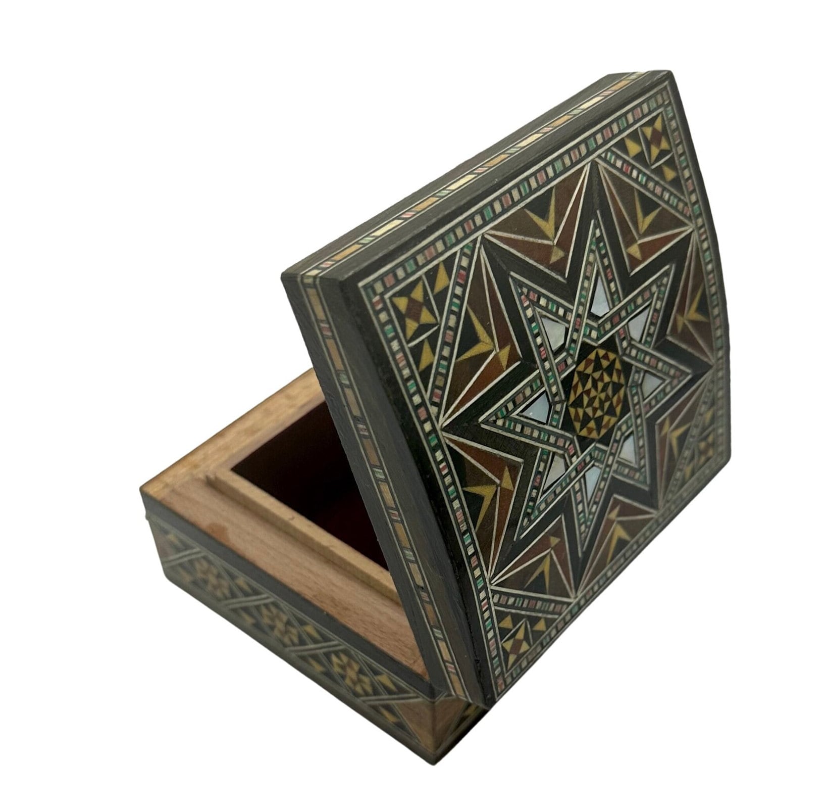 Coffret artisanal cambré en mosaïque, en bois du Moyen-Orient, incrusté de nacre